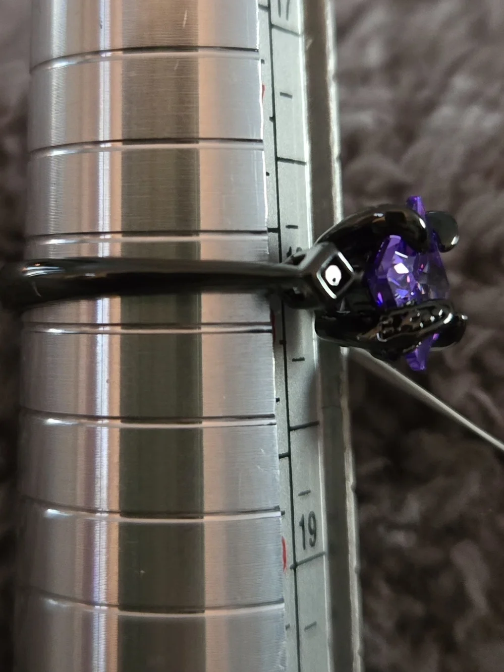 *Fragrant Jewels* Purple Square-Cut Stone Ring